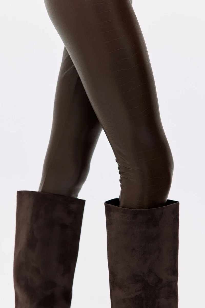 اتش اند ام ليغنغز بنمط تمساح