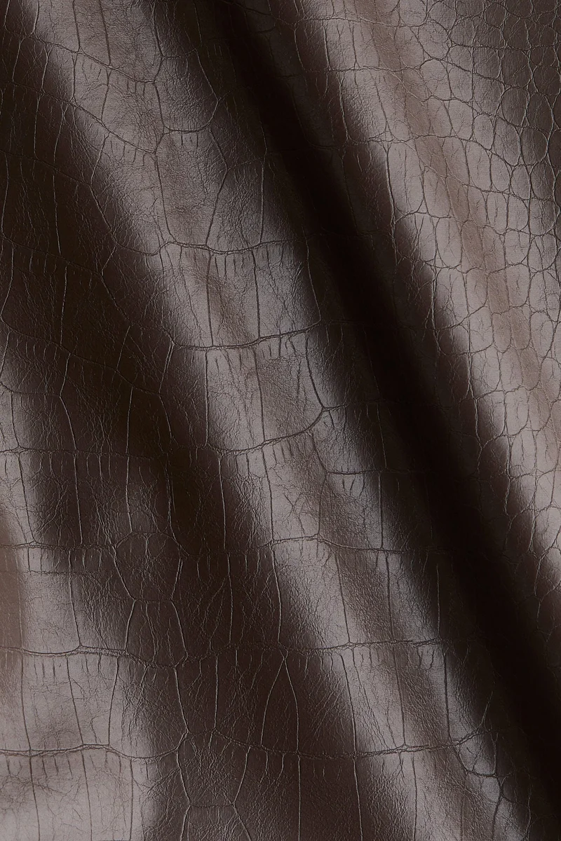 اتش اند ام ليغنغز بنمط تمساح