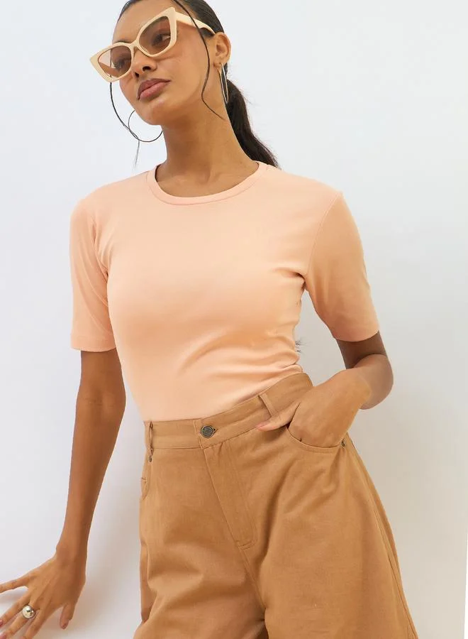 ساسافراس بلوزة قصيرة بأكمام قصيرة مضلعة خوخ ساسافراس