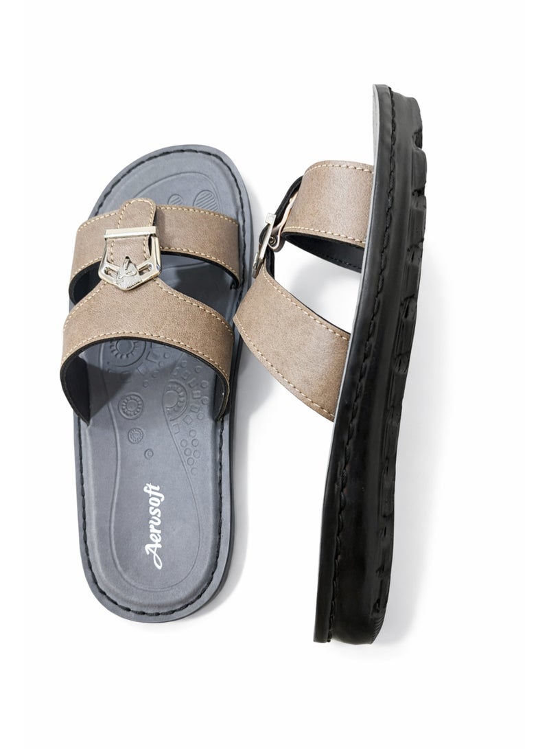 ايروسوفت صندل رجالي مريح بحزامين - شبشب كاجوال بإبزيم قابل للتعديل - لون الكراميل - Image 3