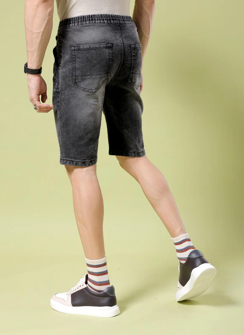 ذا انديان كراج كو Men Slim Fit Solid Mid-Rise Denim Shorts