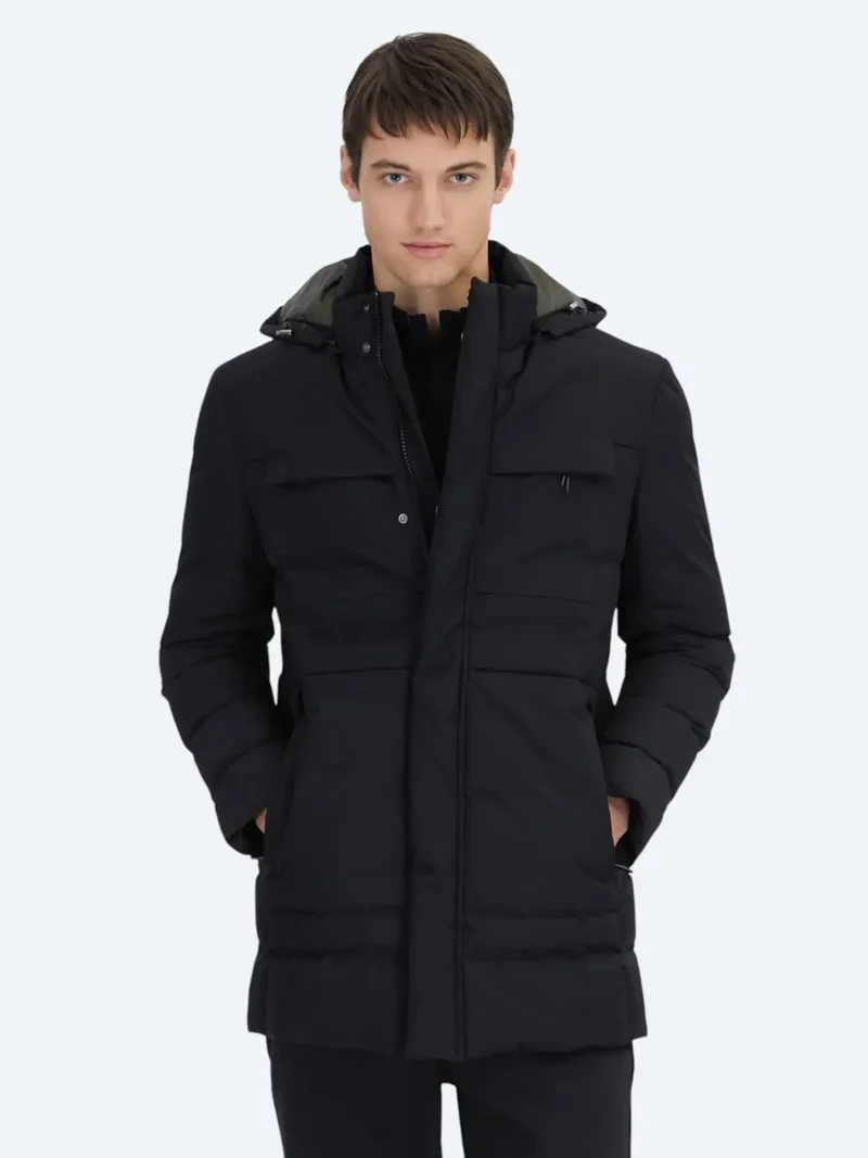 كيب سويت شيرت مخطط بياقة عالية باللون الأزرق الداكن