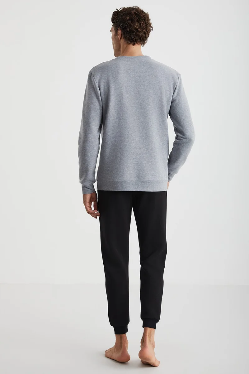 KOM Lazy Sweatshirt