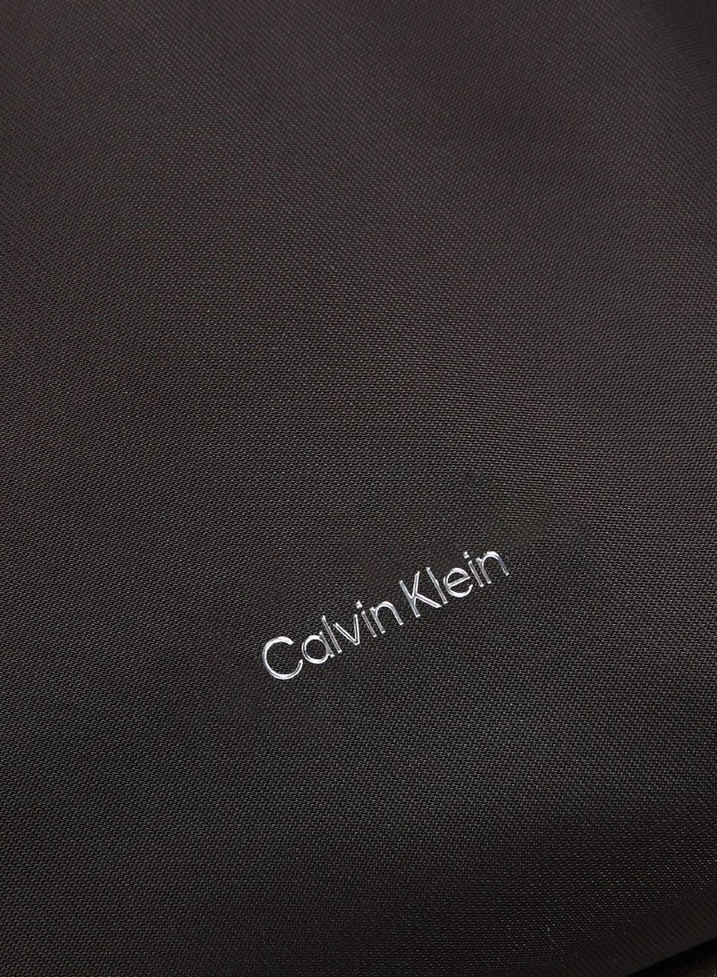 CALVIN KLEIN Small Reporter Bag - Image 5