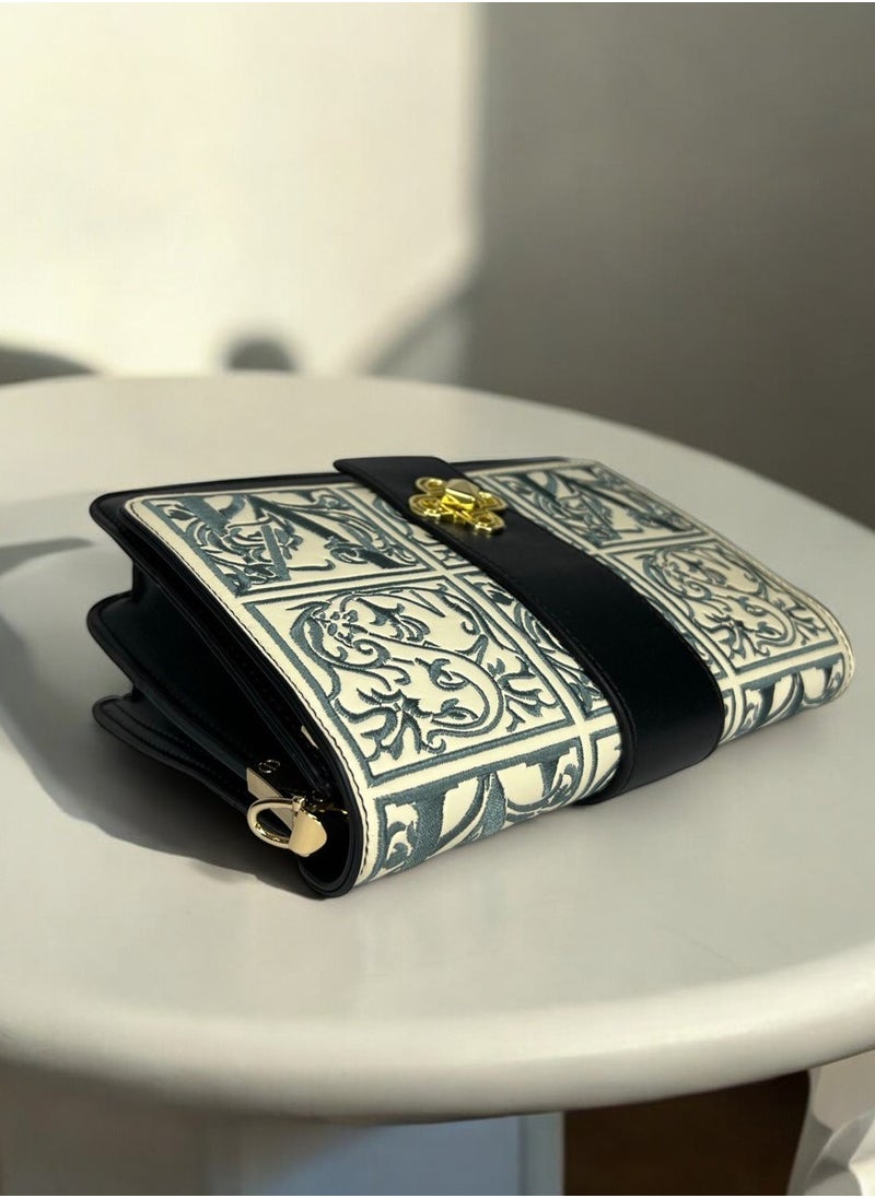 Black and White Embroidered Handbag - pzsku/Z8777C08EB72B86D6939DZ/45/_/1726758959/4d27d744-f0a4-43ef-bb58-113e76861cce