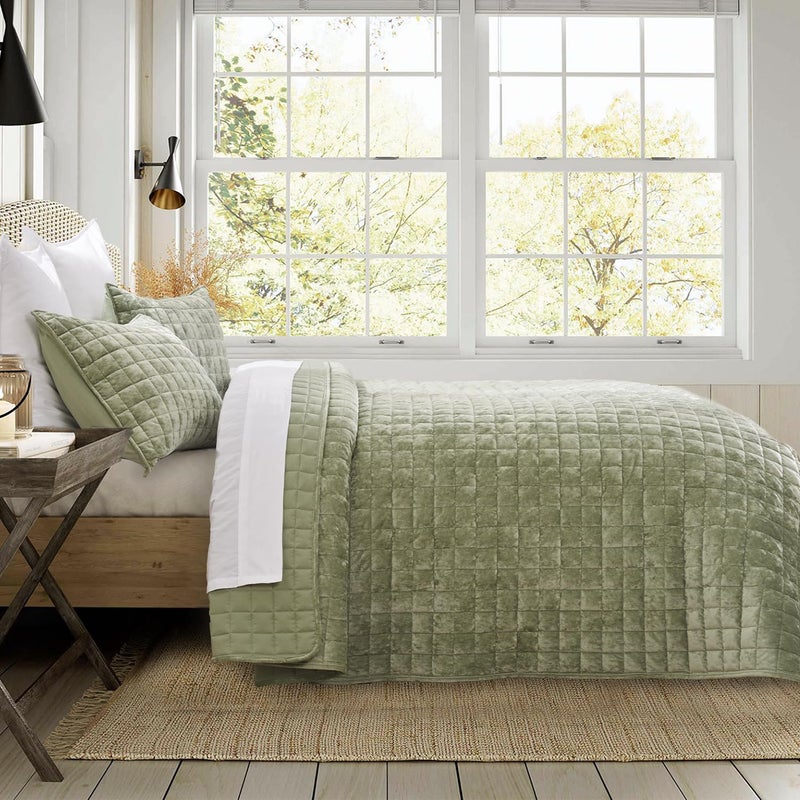 RECYCO Luxury Velvet Quilt Set King Size Bedding Sets, Ultra Soft Velvet Comforter Set, Lightweight Channel Box Stitch Oversized Bedspread Coverlet for All Season, with 2 Shams, Sage Green - Image 3