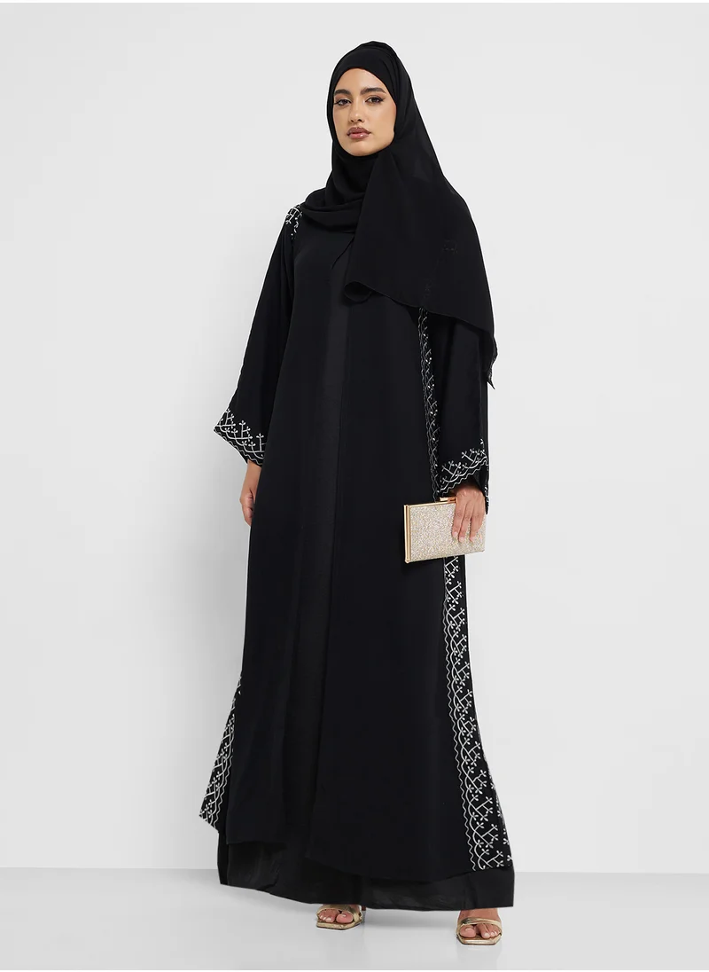 هيا كلوزيت Embroidered Flared Sleeve Abaya