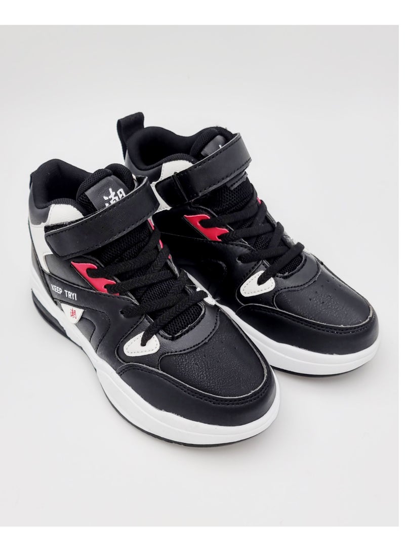 High-quality athletic and school shoes for both genders, in attractive colors and a stylish design. - Image 1