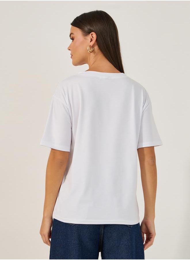 Styli Short Sleeve V Neck Plain Regular T-Shirt  - Image 4