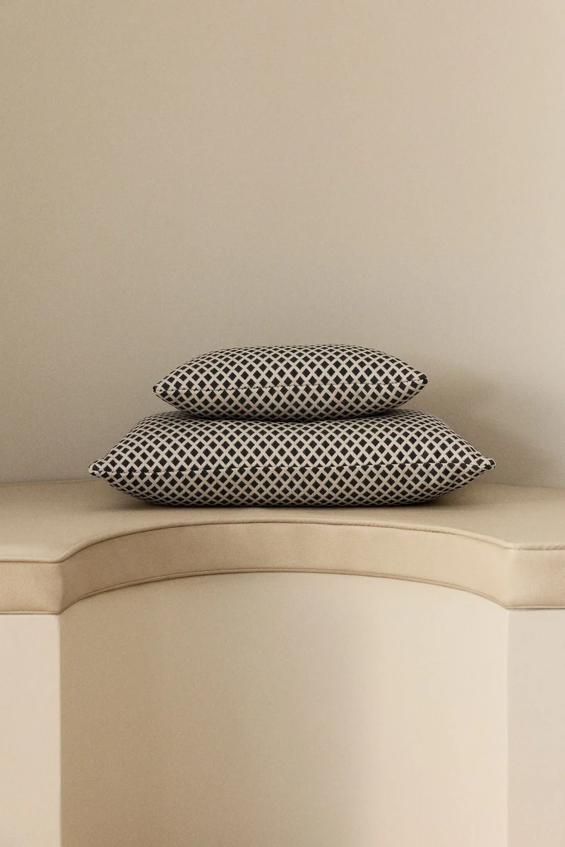 H&M Jacquard-weave outdoor cushion