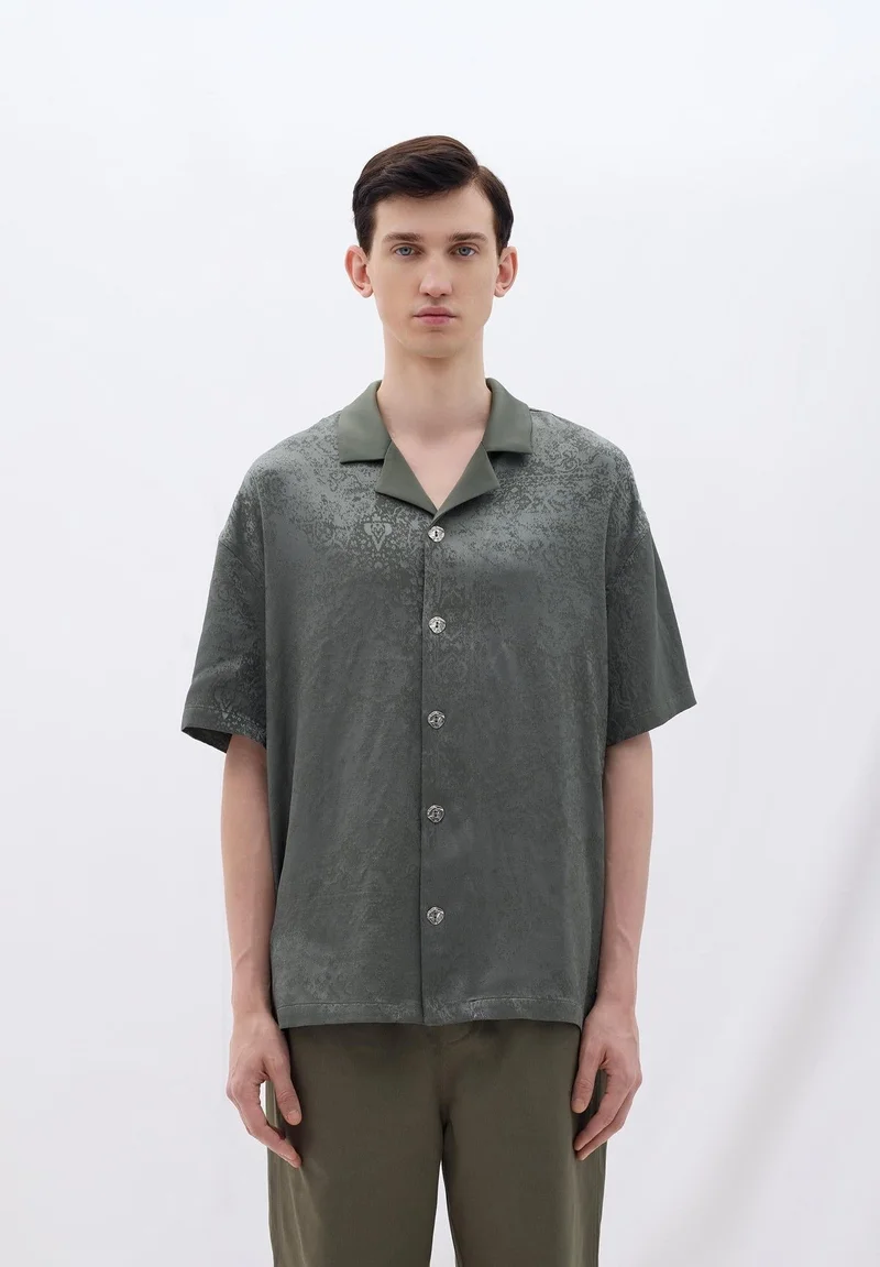 ليس بنجامنز قميص ٤٠٥