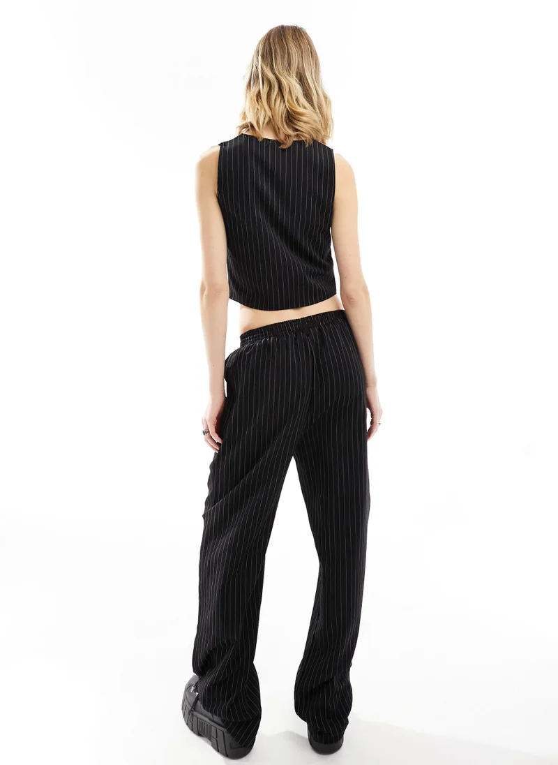 ريكلايمد فينتدج Reclaimed Vintage wide leg trouser in pinstripe -
