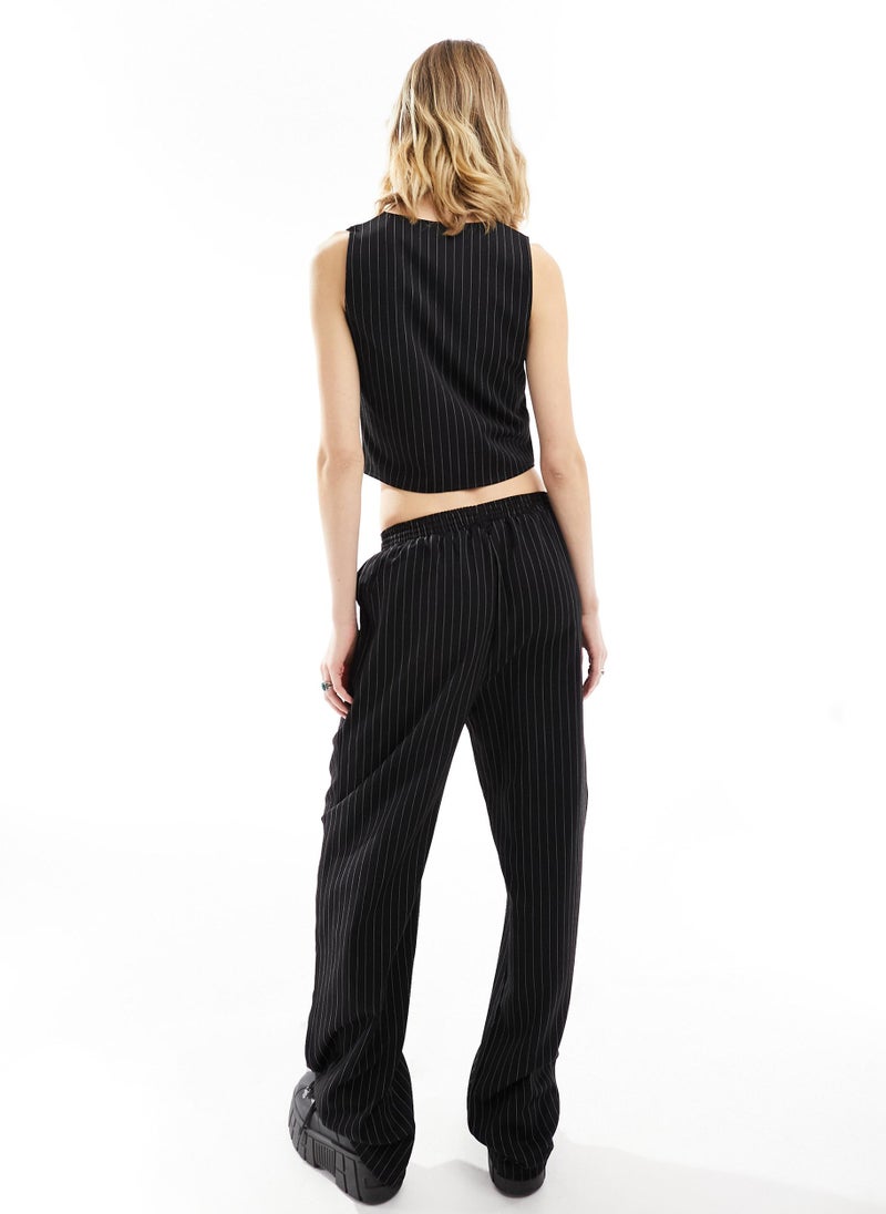 Reclaimed Vintage - Reclaimed Vintage wide leg trouser in pinstripe - - Image 1