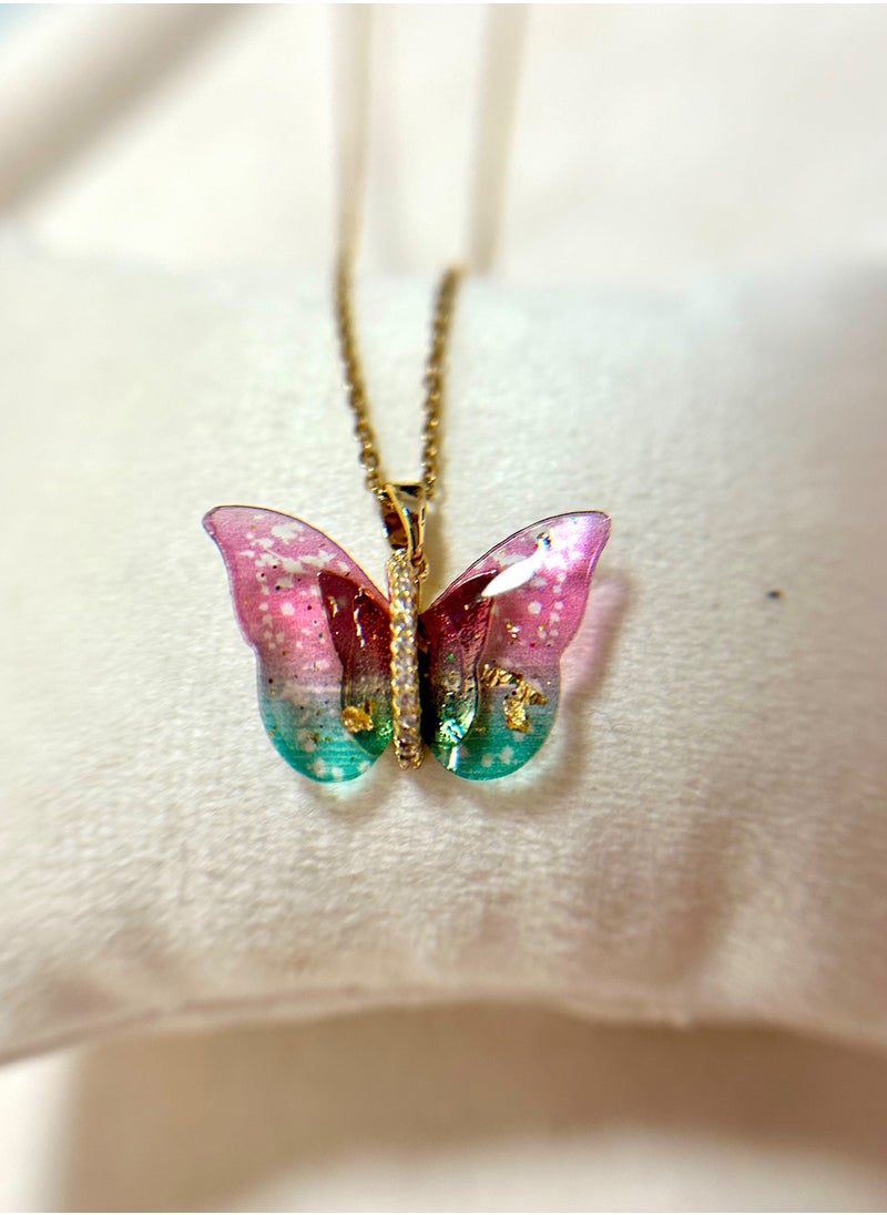 Generic - Rainbow Butterfly Pendant Necklace: Elegance and Whimsy in One, 18k gold plated - Image 1