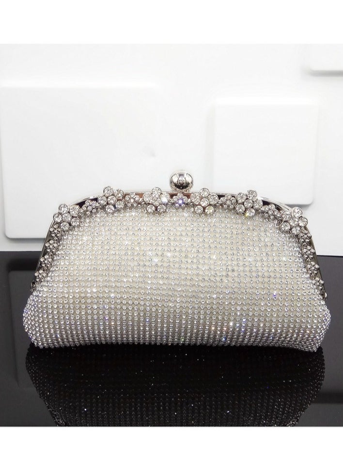 Generic - Minimalist And Fashionable Dinner Bag - Image 1