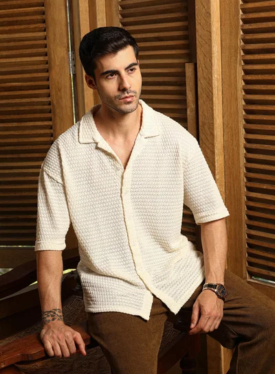 كامبوس سوترا Men's Daisy White Oval-Tactile Knit Shirt