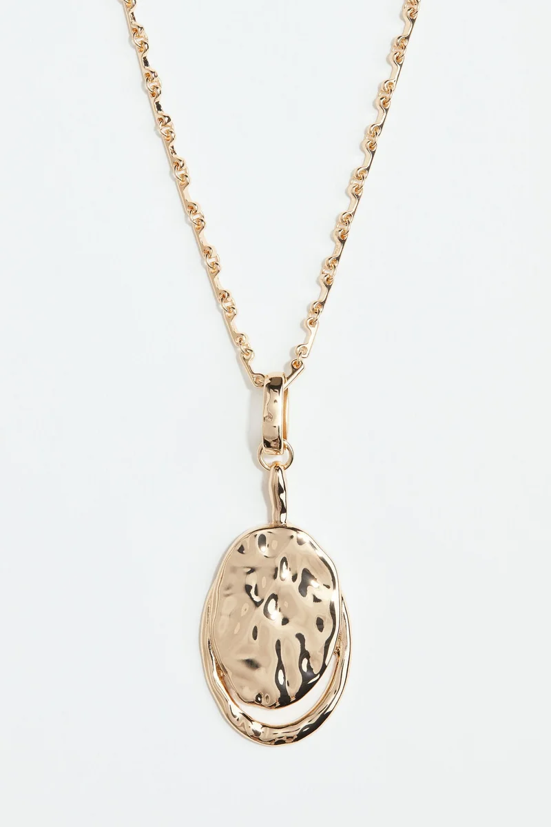 اتش اند ام قلادة مزيّنة بحلية