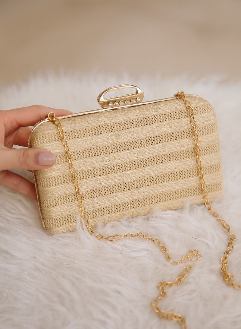 Elegant women's evening bag with a metal chain, luxurious design, high-quality, imported European manufacture, a small bag ideal for weddings, formal occasions, and evening parties. - Image 2