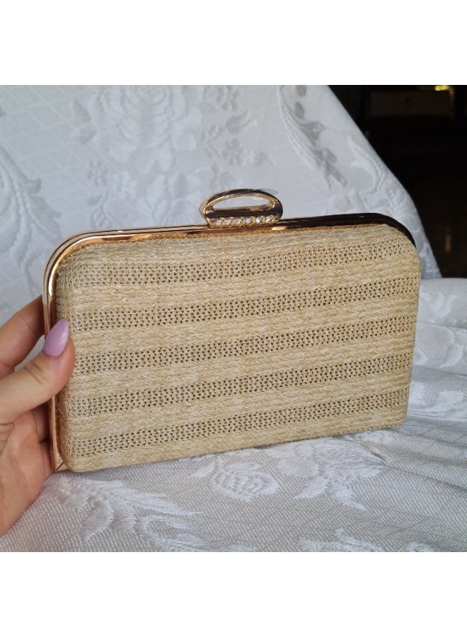 Elegant women's evening bag with a metal chain, luxurious design, high-quality, imported European manufacture, a small bag ideal for weddings, formal occasions, and evening parties. - Image 5