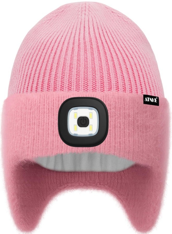 ATNKE قبعة صوفية مبطنة بإضاءة LED للأطفال من ATNKE، مزودة بغطاء للأذنين، قابلة لإعادة الشحن عبر منفذ USB، مزودة بـ 4 مصابيح LED، قبعة للأولاد والبنات / #وردي - Image 2
