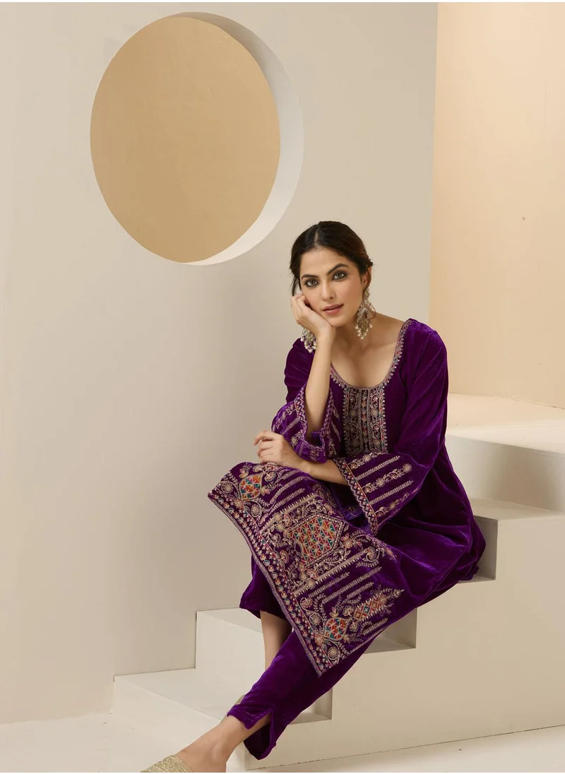آي شين Women's Purple Velvet Embroidered Tunic Full Length Casual Straight Fit Kurta Set