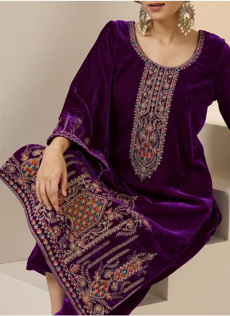 آي شين Women's Purple Velvet Embroidered Tunic Full Length Casual Straight Fit Kurta Set