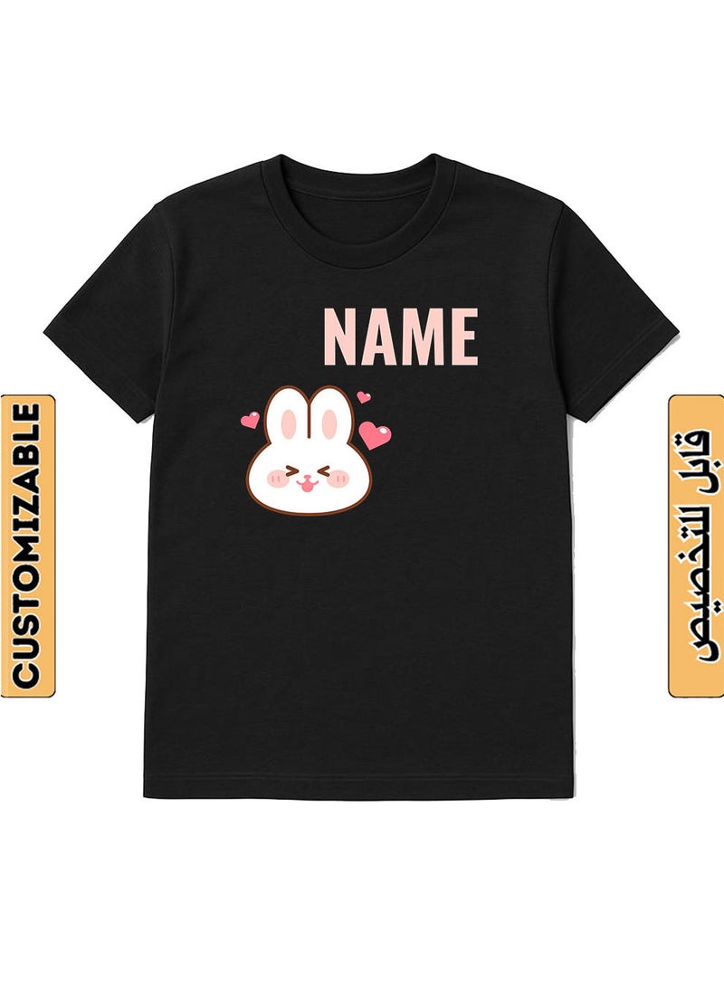 لوحة تيشيرت قطن قابل للتخصيص باسمك مع تصميم قطة وقلوب - Image 1