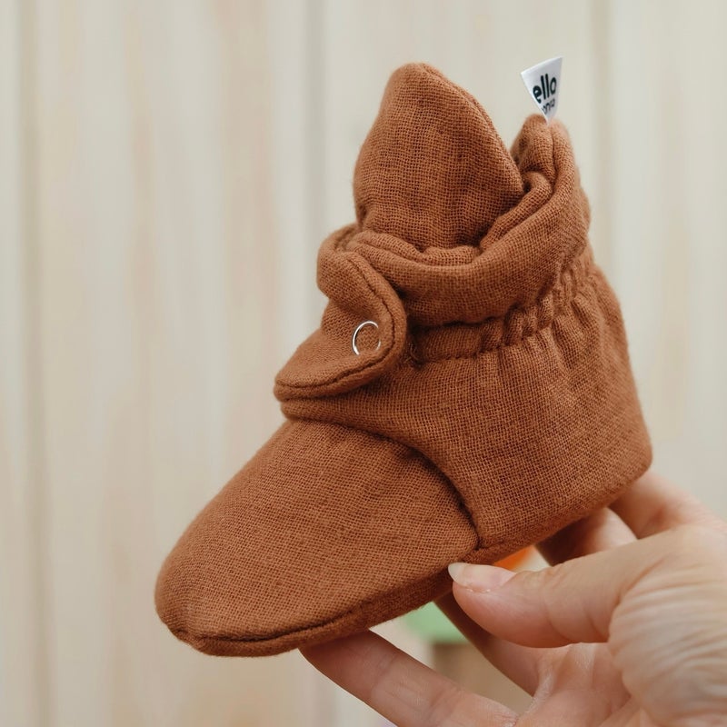 Ella Bonna Muslin Baby Booties, Organic Cotton, Newborn Slippers, Walnut  - Image 5
