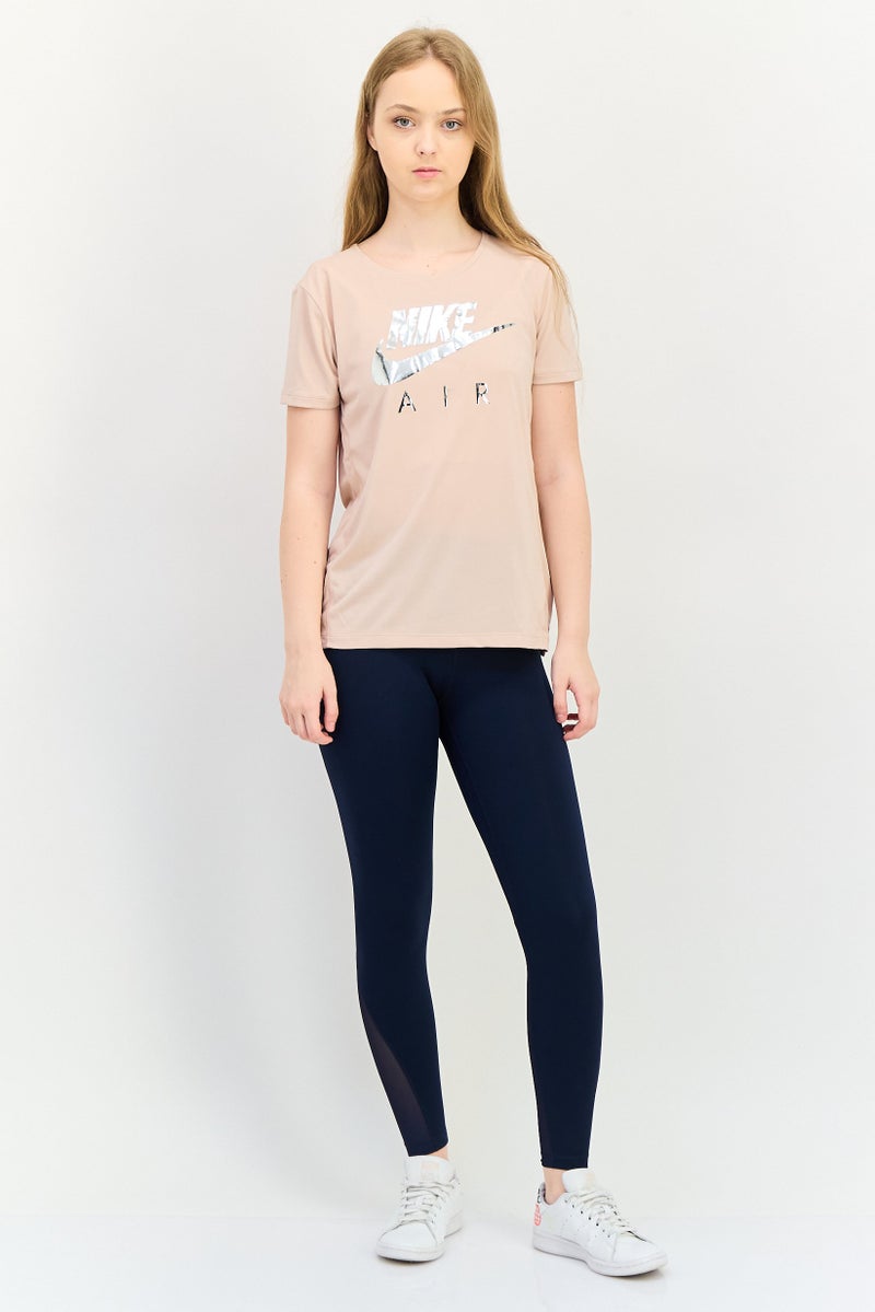 Nike تي شيرت جري للنساء بأكمام قصيرة بتقنية دري فيت، وردي فاتح - Image 4