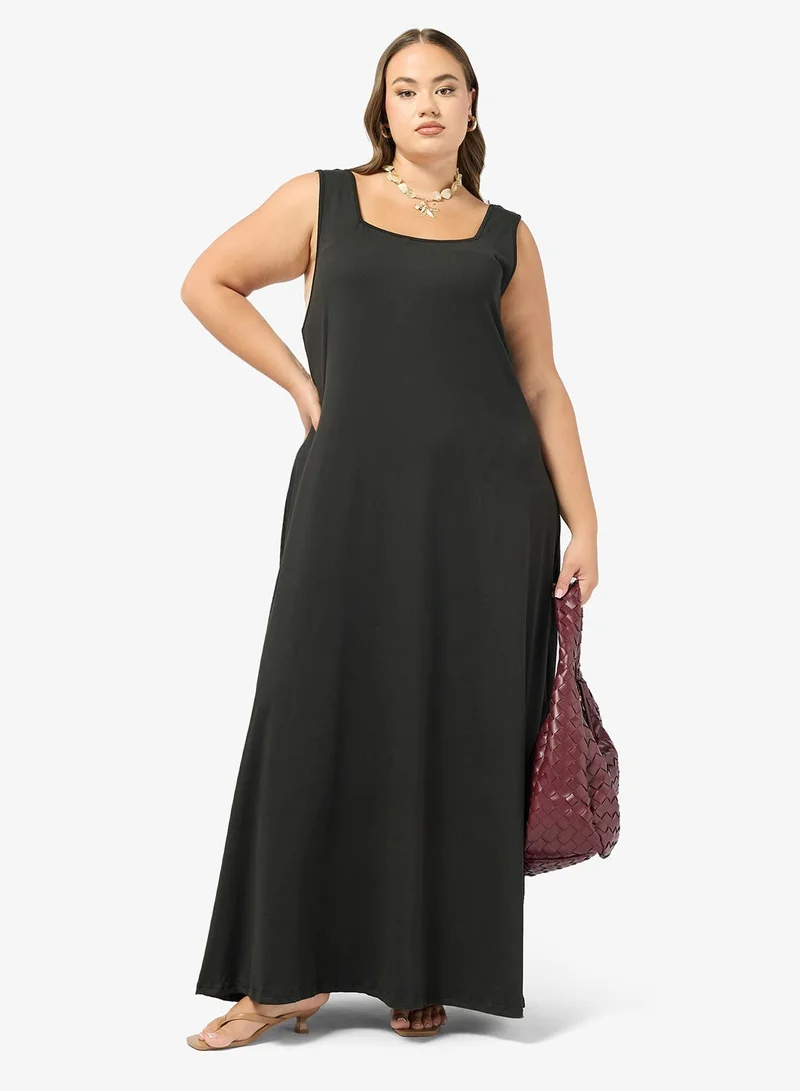 جينجر بلس فستان بياقة مربعة وقصة