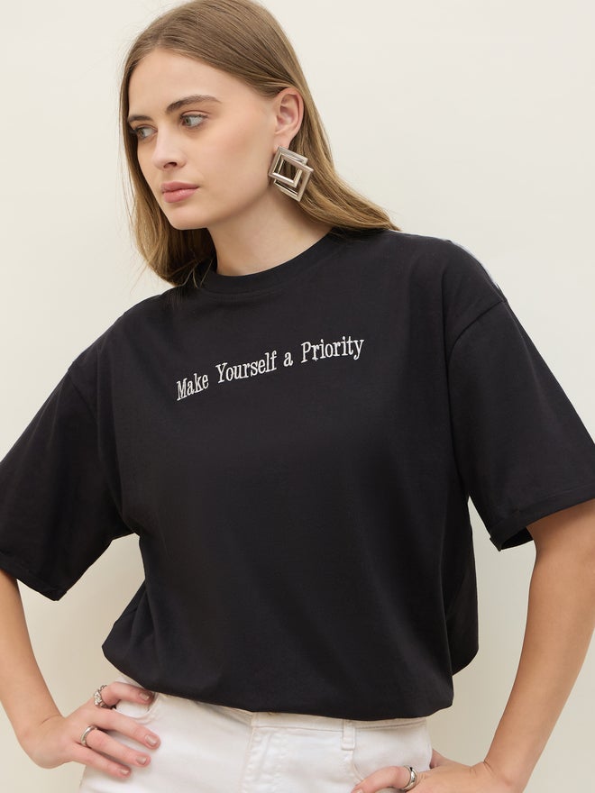 Styli Styli Embroidered Slogan Roll-Up Sleeves Oversized T-Shirt  - Image 4