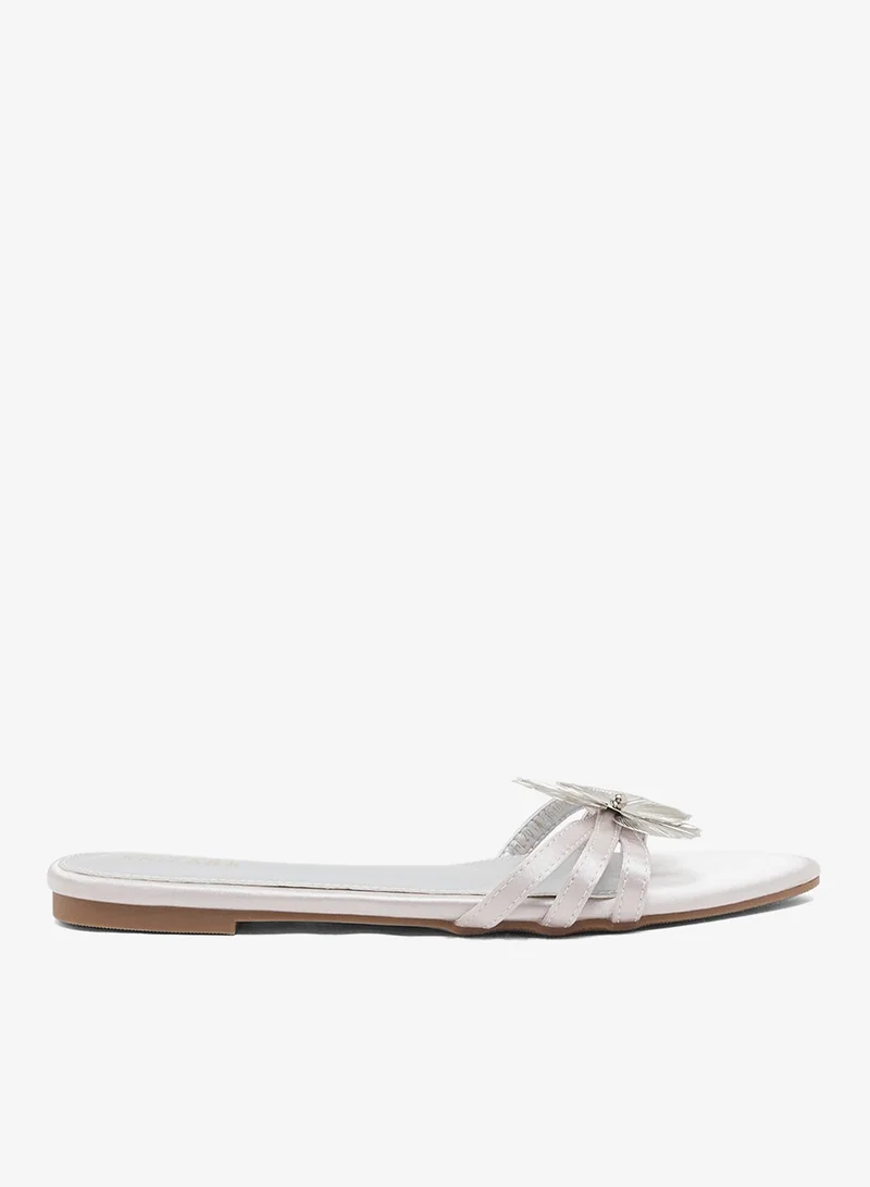 Khizana Flat Sandals