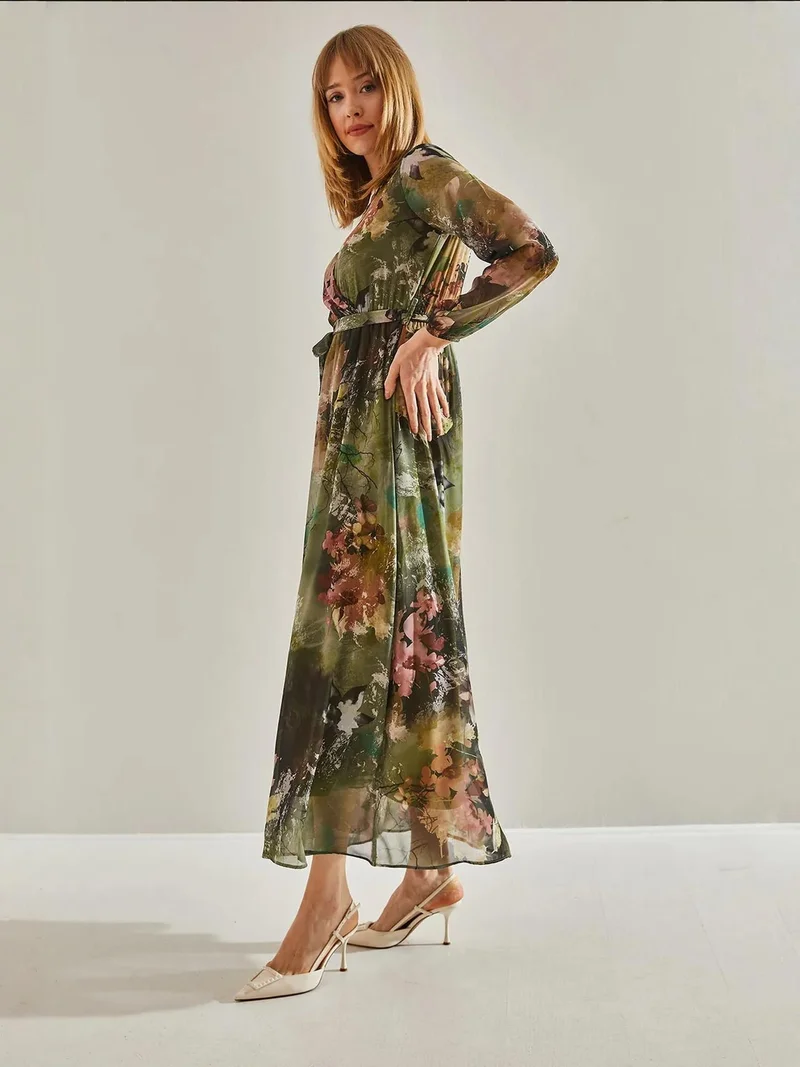 بيانكو لوتشي فستان ماكسي مزين بالزهور بياقة على شكل حرف  وربطة عنق من لوتشي