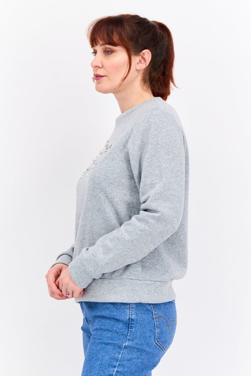 Buzz سويت شيرت مزين بأكمام طويلة وياقة دائرية للنساء، رمادي فاتح - Image 4