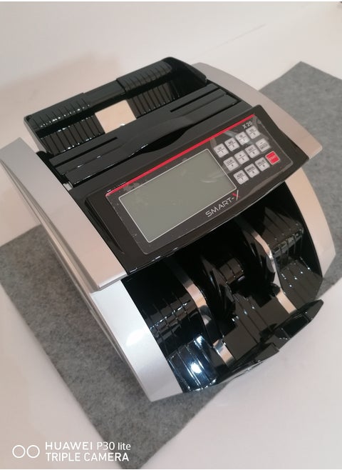 The money counting and counterfeit money detection machine from AR Group is equipped with a feature for collecting and counting denominations on a screen