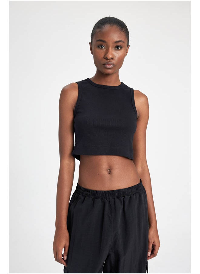 DeFacto - Woman Slim Fit Crew Neck Sleeveless Knitted Top - Image 1