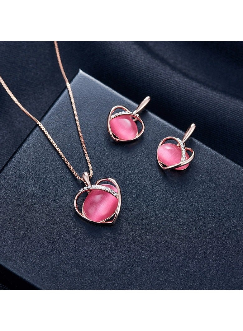 Goolsky طقم مجوهرات قلب وردي للنساء - قلادة رومانسية لطيفة وأقراط دراسات، هدية عيد ميلاد صديقة أو أفضل صديقة - Image 1