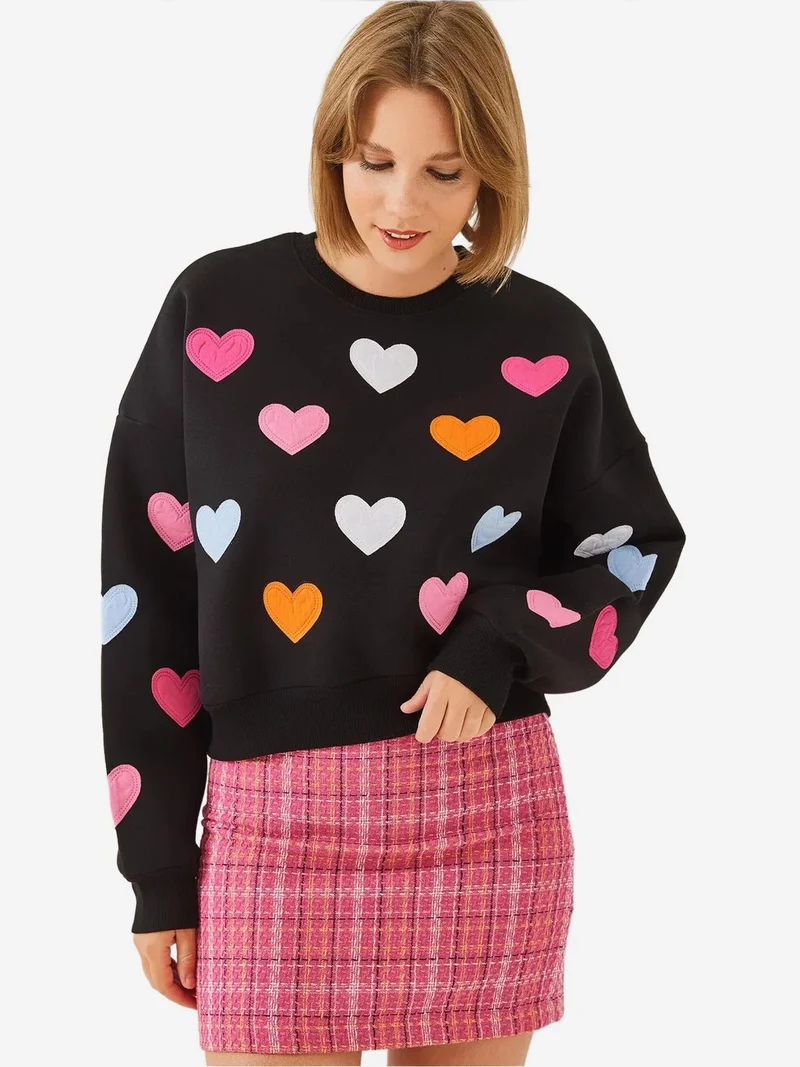LUCCI Embroidered Heart Pattern Crew Neck Sweatshirt