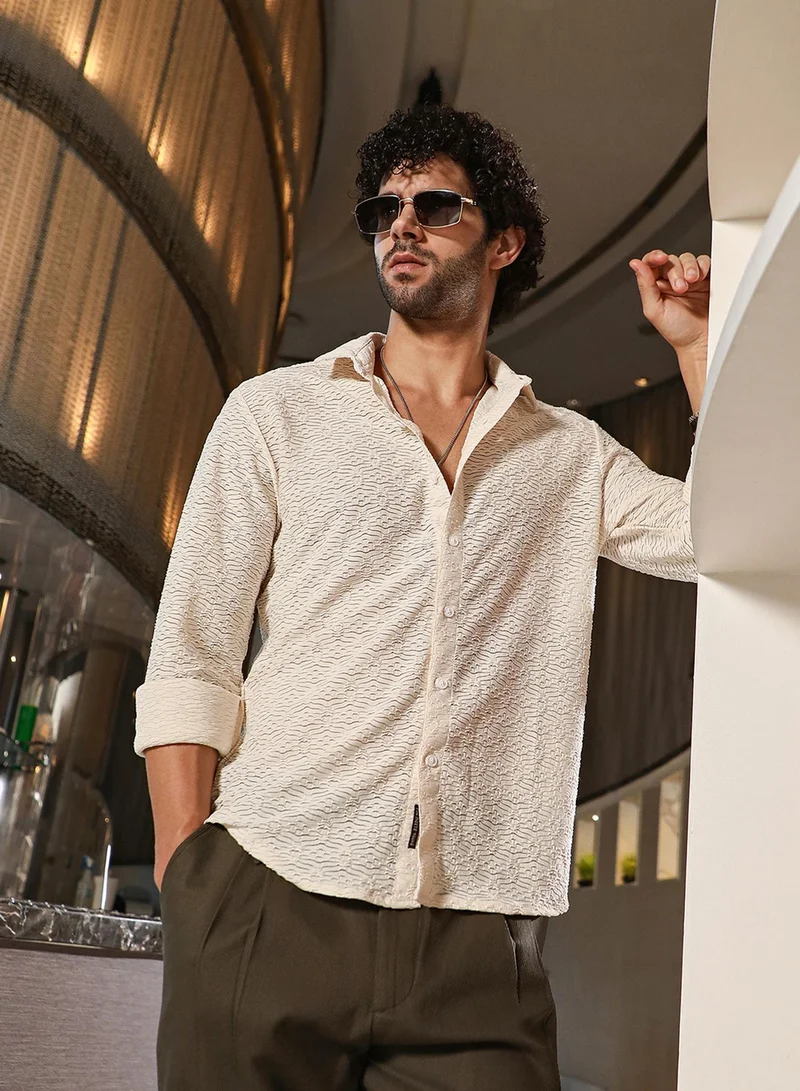 كامبوس سوترا قميص رجالي أوف وايت بتصميم تكتيكي مريح للارتداء اليومي بياقة عادية وأكمام طويلة بأزرار