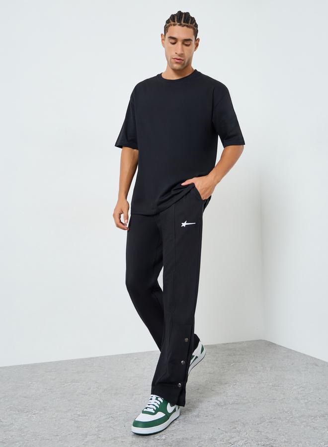 ستايلي تيشيرت جيرسيه بقصة واسعة مع طبعة جرافيك تنس - Image 2