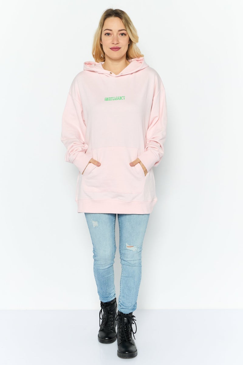 Night Addict سويت شيرت بغطاء رأس للنساء بشعار العلامة التجارية، وردي - Image 2