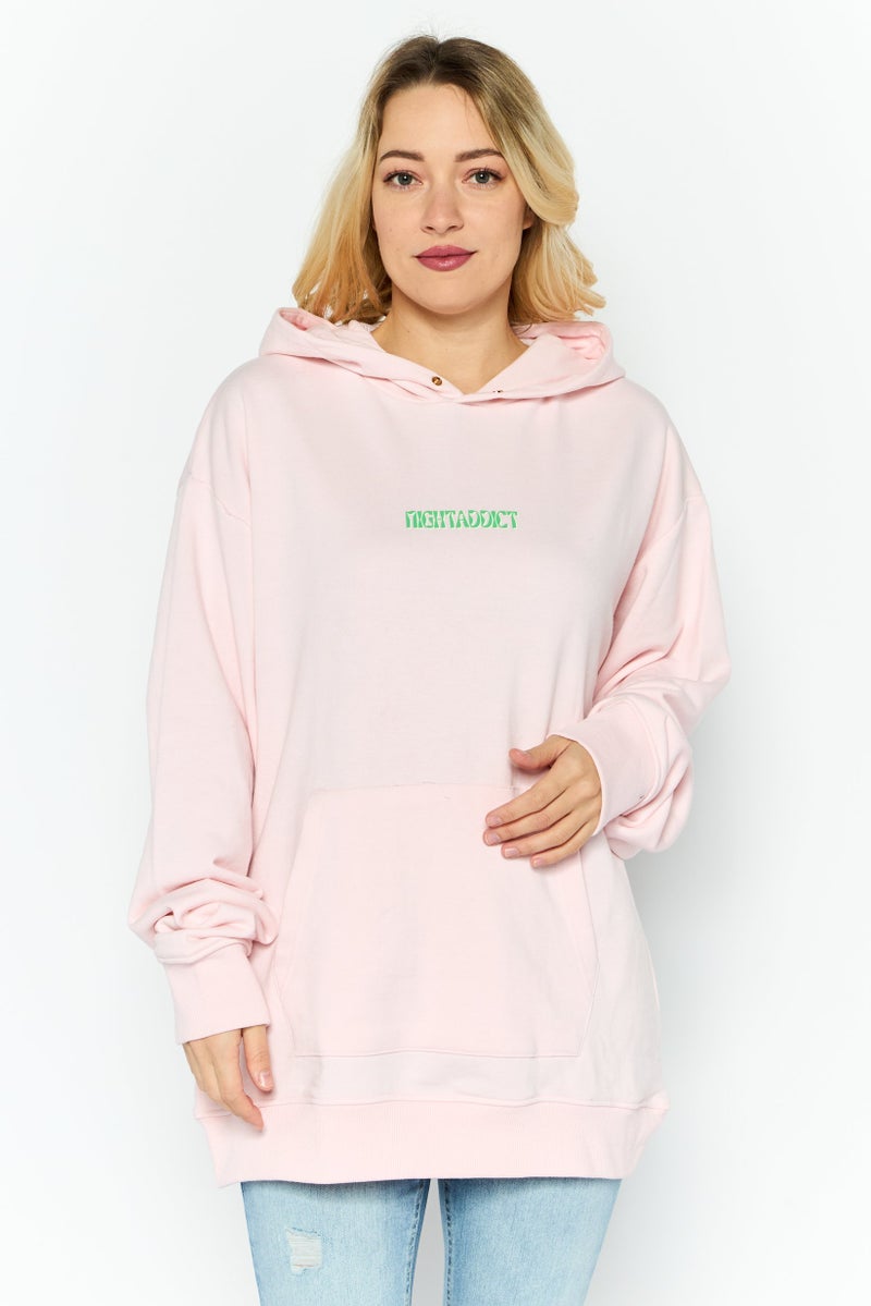 Night Addict سويت شيرت بغطاء رأس للنساء بشعار العلامة التجارية، وردي - Image 1