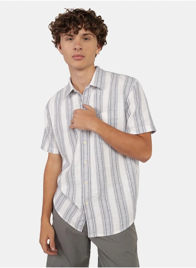 امريكان ايجل AE Poolside Striped Button-Up Shirt