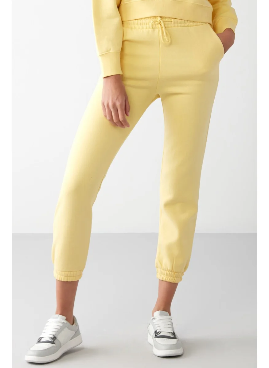 جريميلانج Lexi Basic Relaxed Yellow Sweatpants