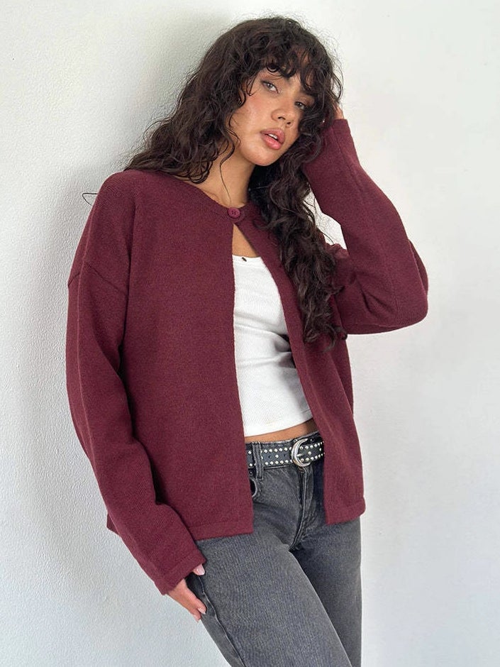Style Simple Commuter Fashion One-Button Knitted Cardigan Solid Color Long-Sleeved Sweater Jacket - Image 2