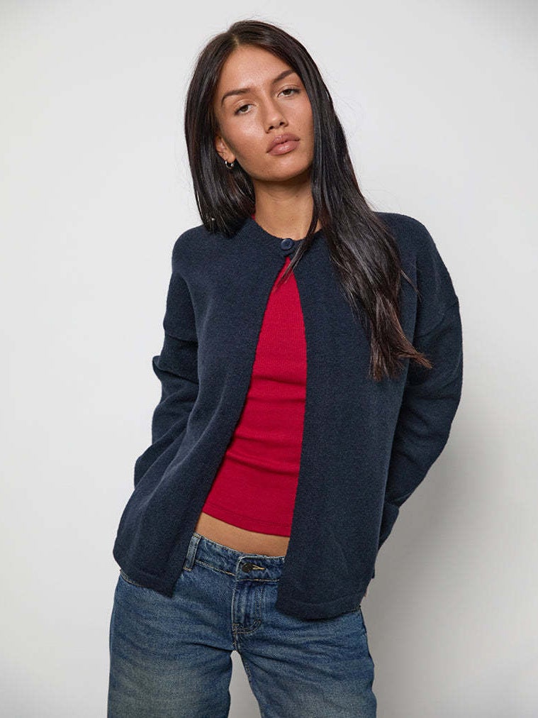 Style Simple Commuter Fashion One-Button Knitted Cardigan Solid Color Long-Sleeved Sweater Jacket - Image 4
