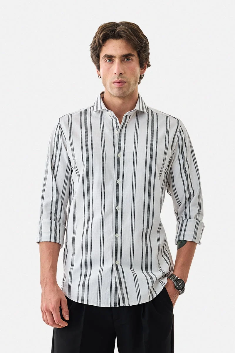 سنيتش قميص قطني مخطط بقصة ضيقة