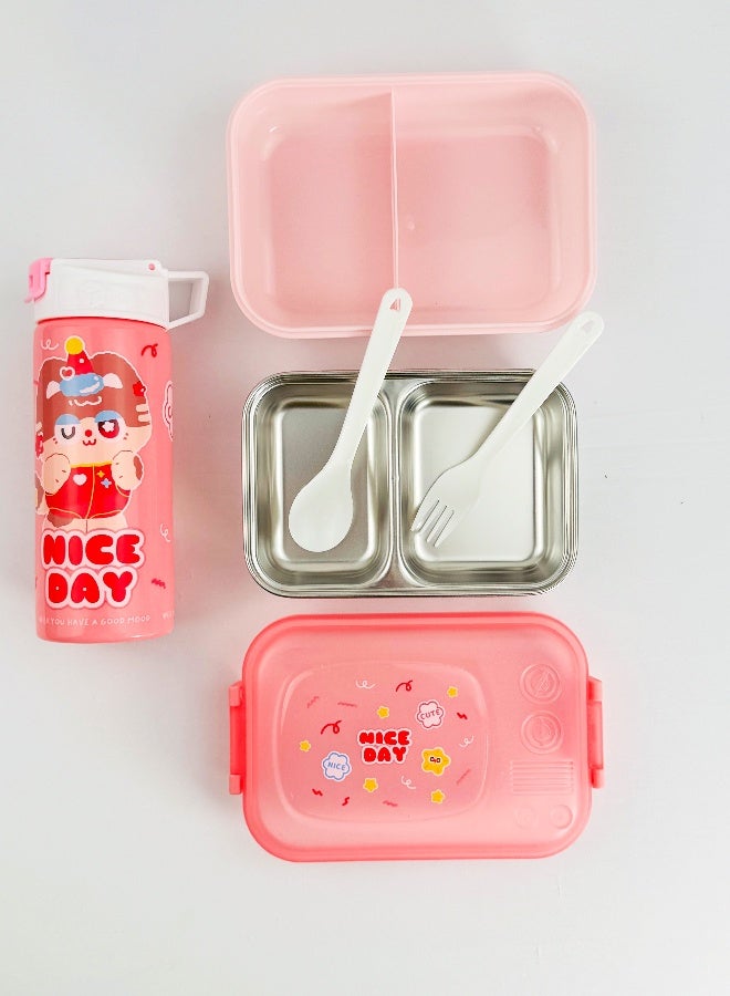 توشيونيكس علبة غداء من الستانلس ستيل – سعة 1.02 لتر – بحجرتين، ملعقة، شوكة، زجاجة مع مصاصة، آمنة للميكروويف، مانعة للتسرب، خالية من BPA – تصميم كرتوني للأطفال – مثالية للمدرسة، الحضانة، والهدايا – 17 × 12 × 5 سم - Image 3