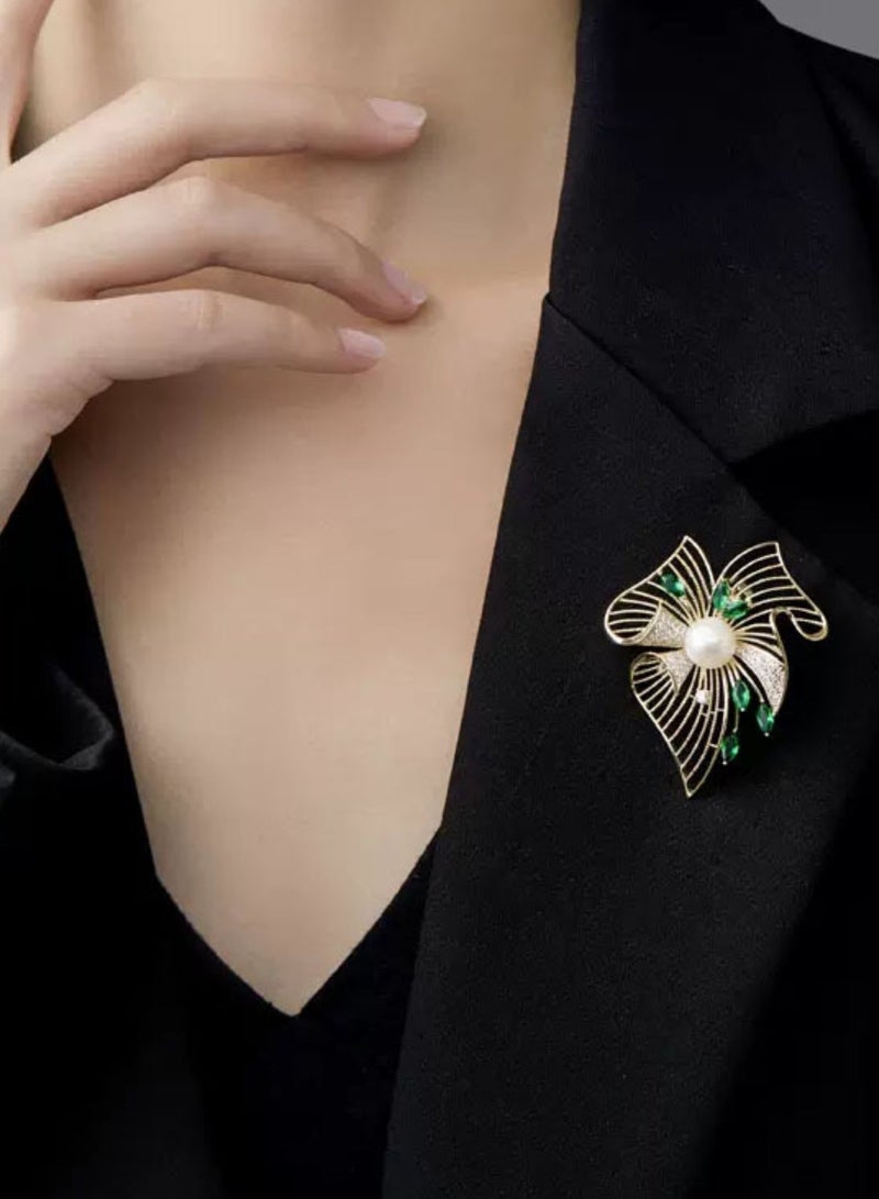 Crystal Pearl Flower Brooch - A fashionable and beautiful artificial diamond floral brooch, suitable for parties, dances, weddings, and elegant ladies and girls gift - Image 1