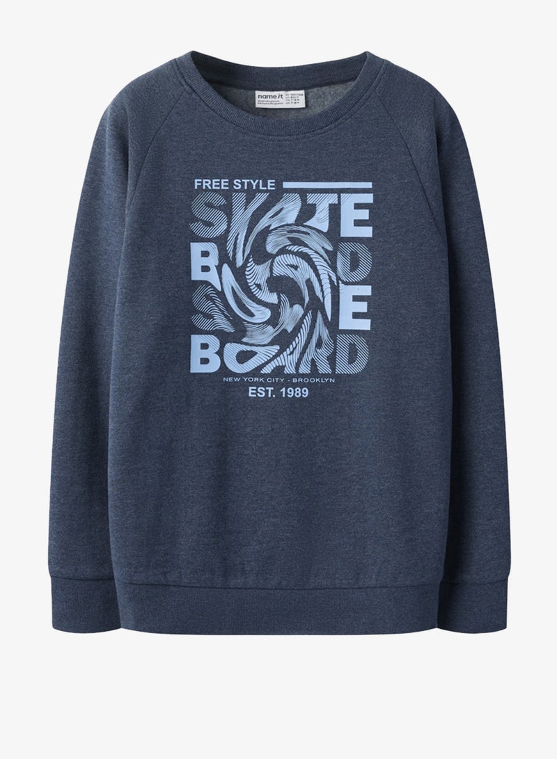 نيم ات سويت شيرت أطفال بياقة مستديرة بطبعة جرافيك - Image 1